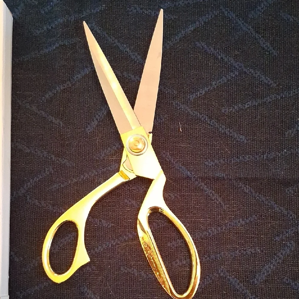 Gold Scissors - Picture 2 of 5